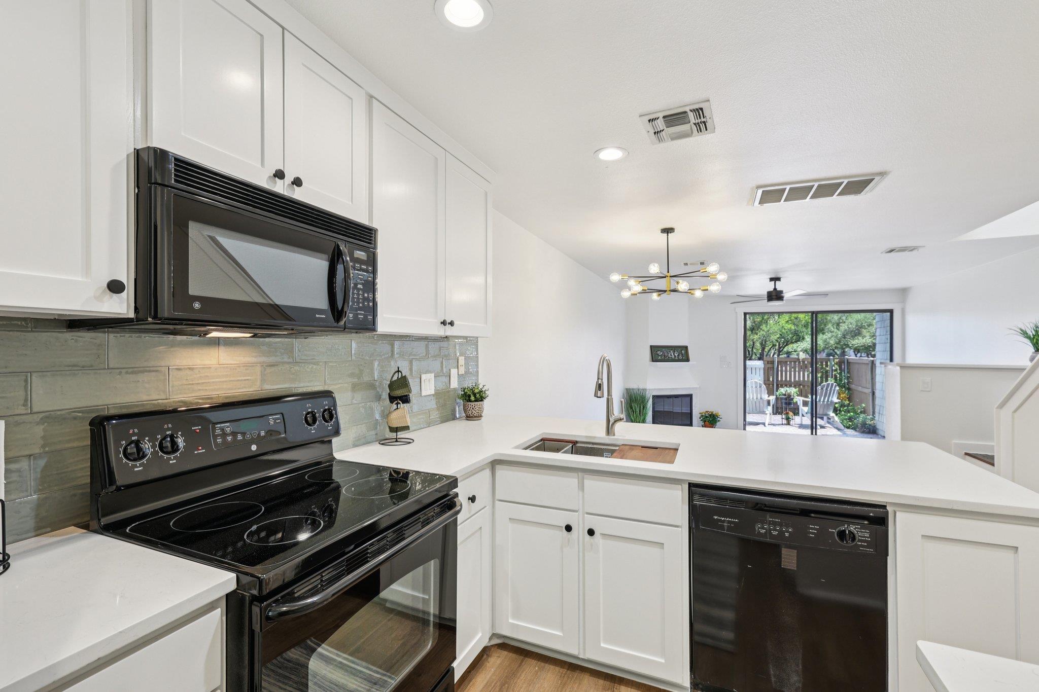 7122 Wood Hollow Dr # 52, Austin, TX 78731