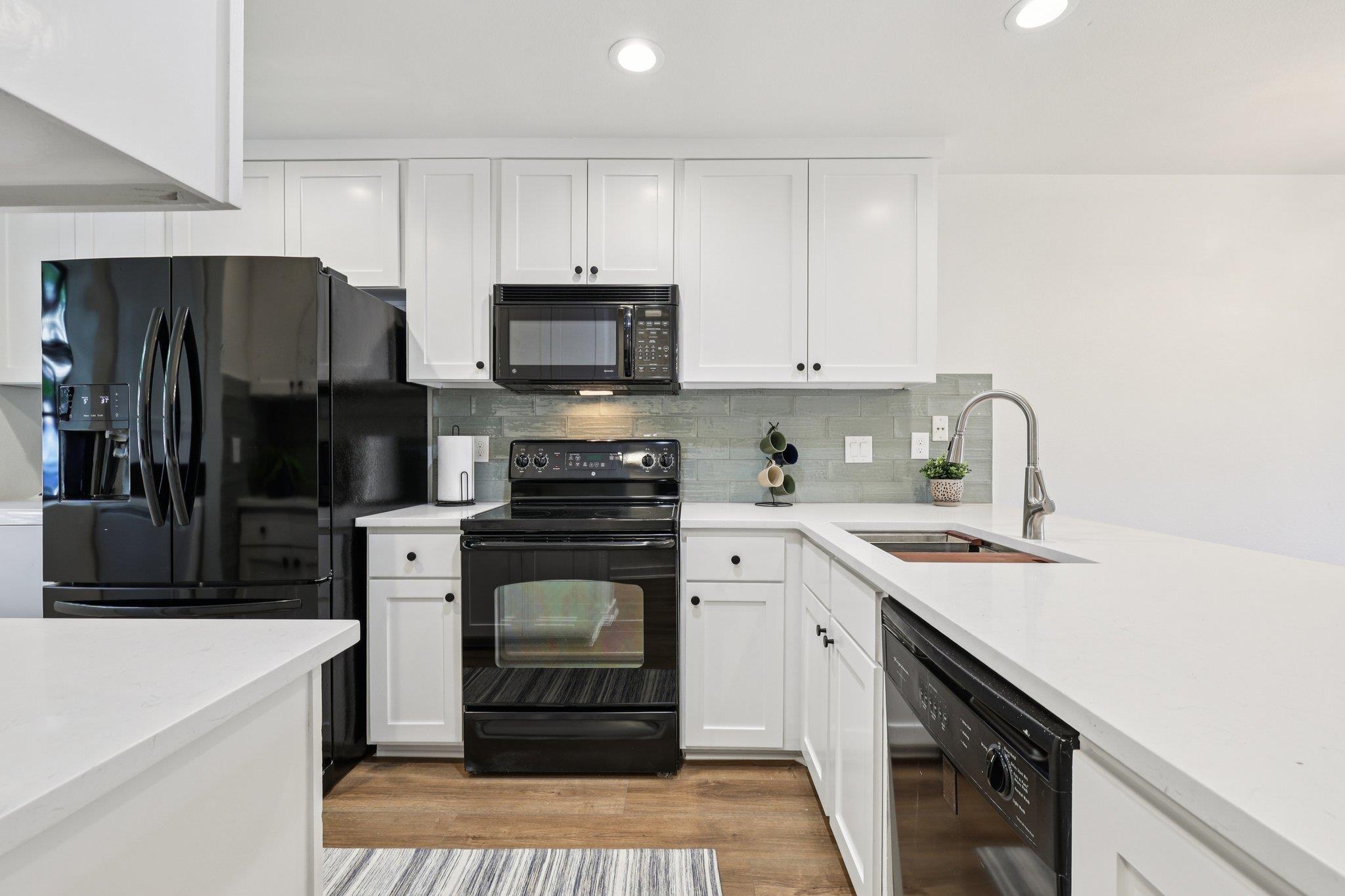 7122 Wood Hollow Dr # 52, Austin, TX 78731