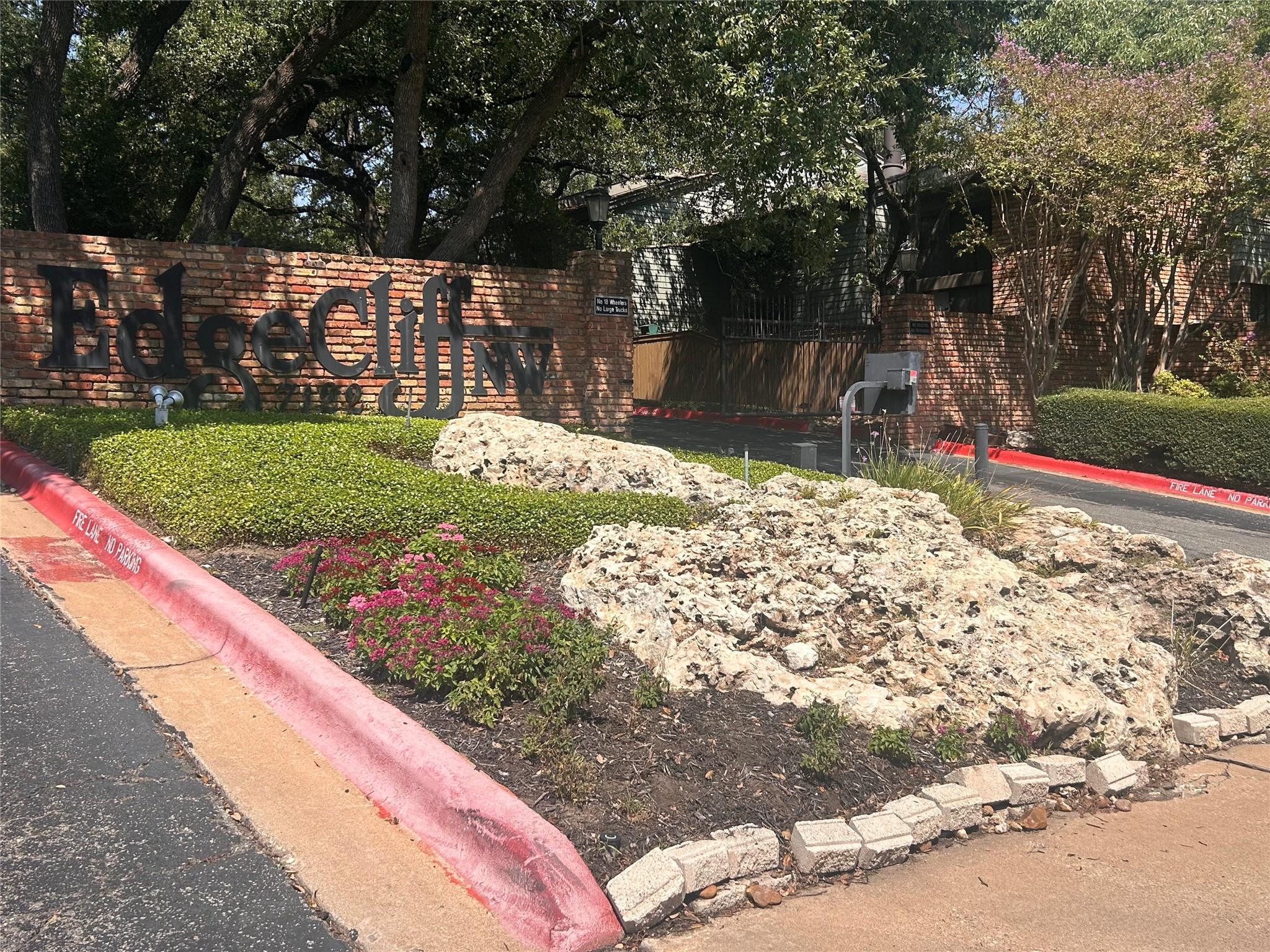 7122 Wood Hollow Dr # 52, Austin, TX 78731