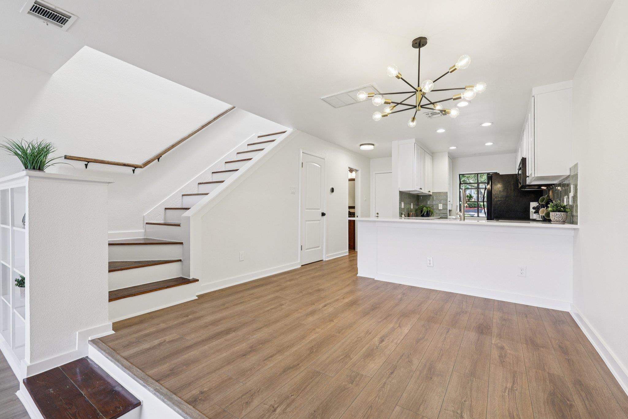 7122 Wood Hollow Dr # 52, Austin, TX 78731