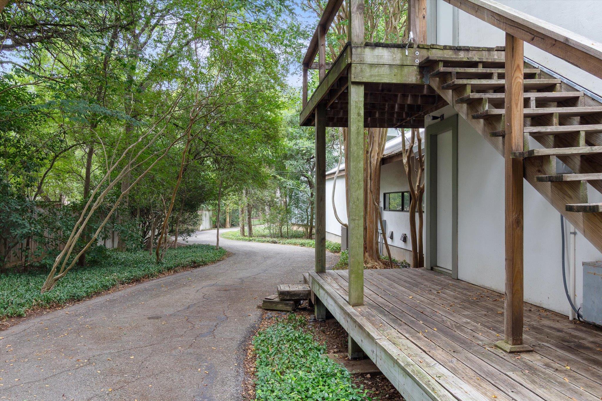 708 Snyder Hill Dr, San Marcos, TX 78666