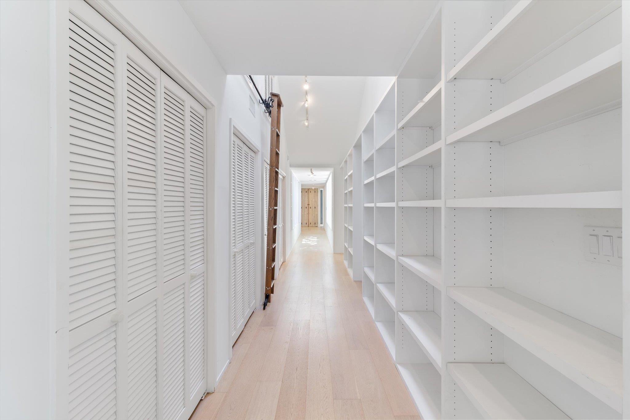 708 Snyder Hill Dr, San Marcos, TX 78666