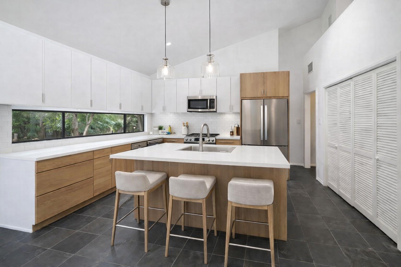 708 Snyder Hill Dr, San Marcos, TX 78666