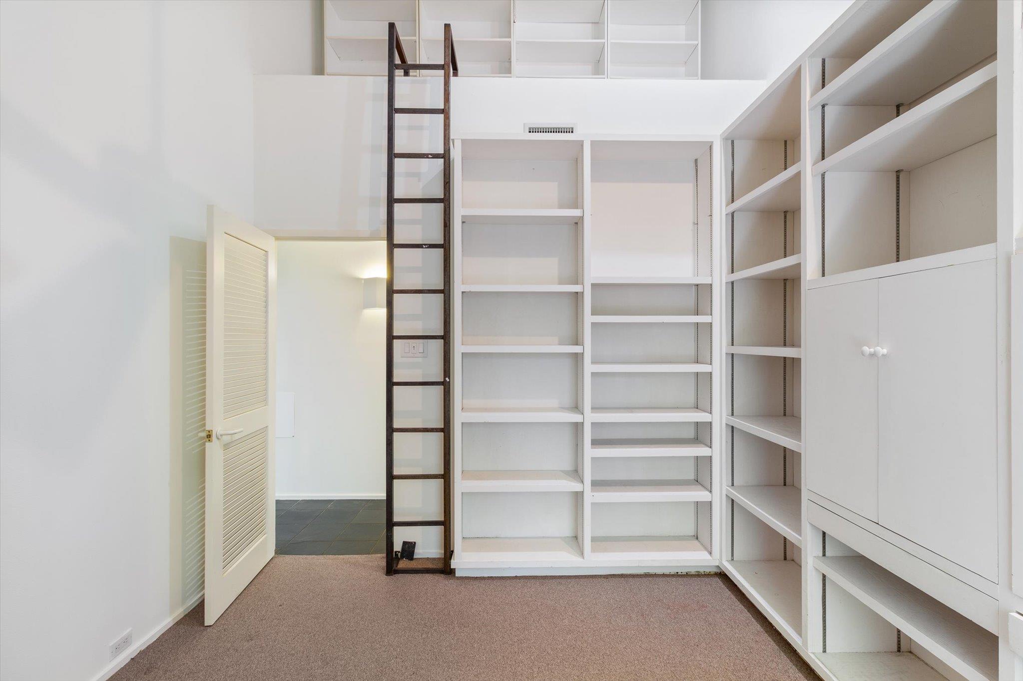 708 Snyder Hill Dr, San Marcos, TX 78666