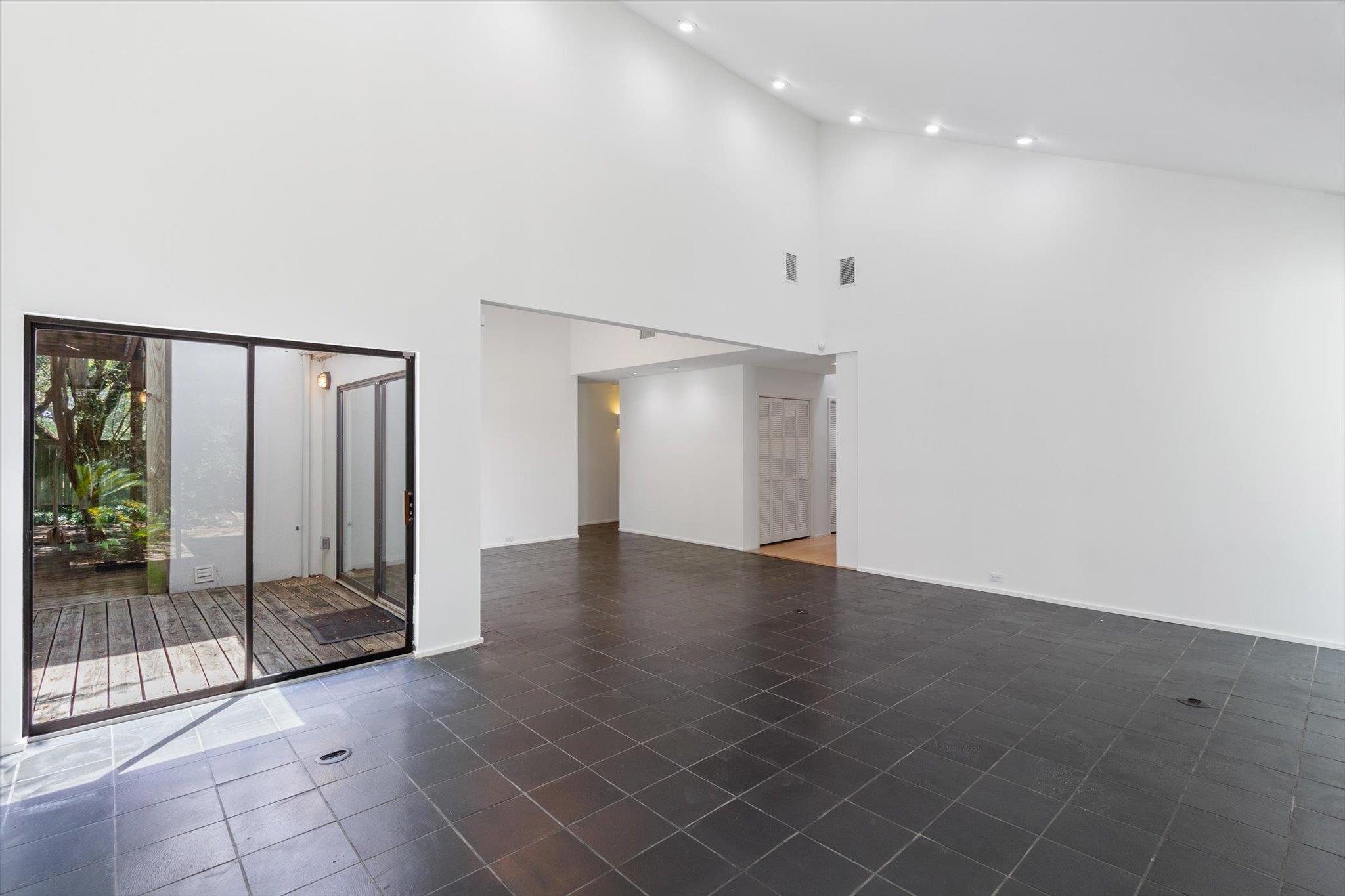 708 Snyder Hill Dr, San Marcos, TX 78666