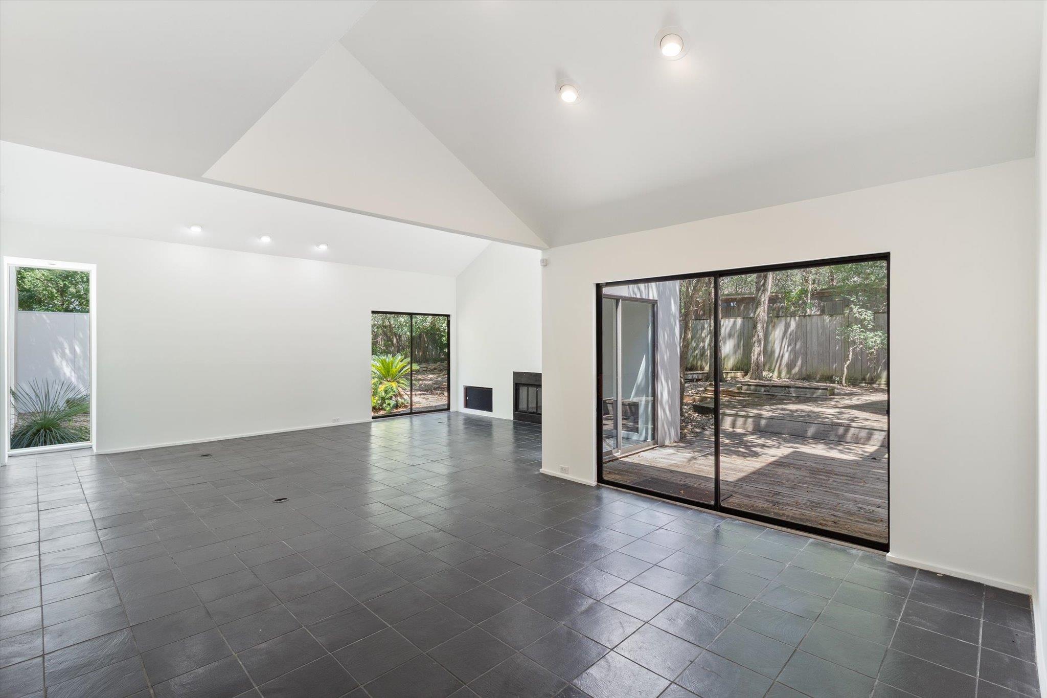 708 Snyder Hill Dr, San Marcos, TX 78666