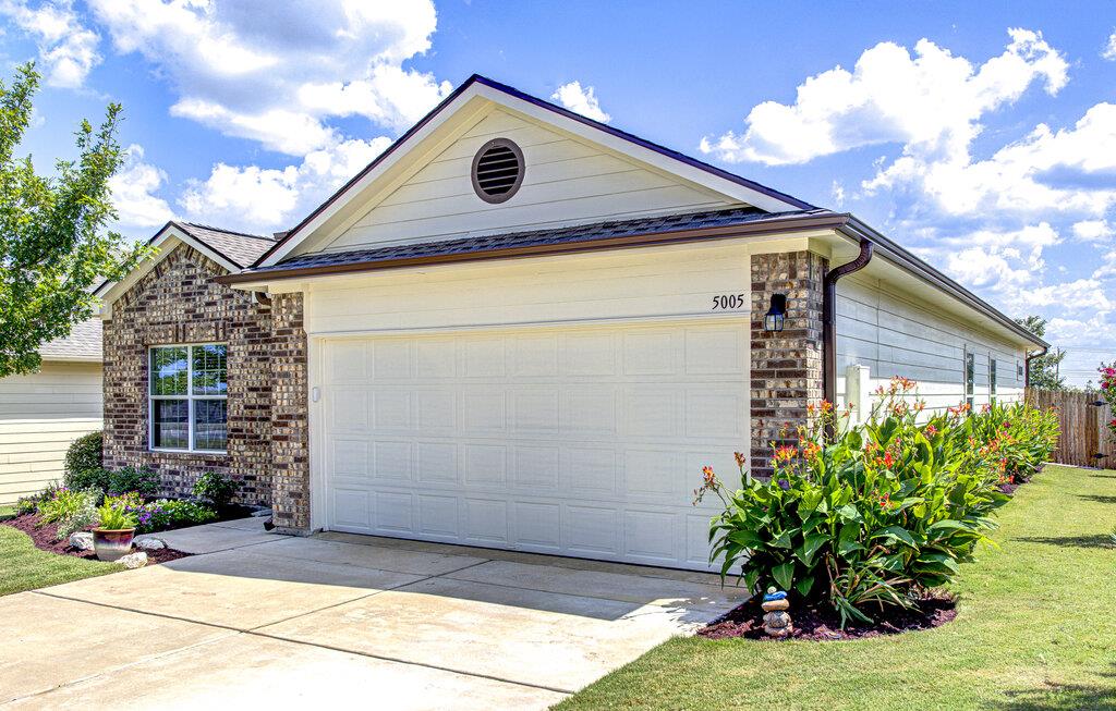 5005 Winsbury Dr, Georgetown, TX 78626
