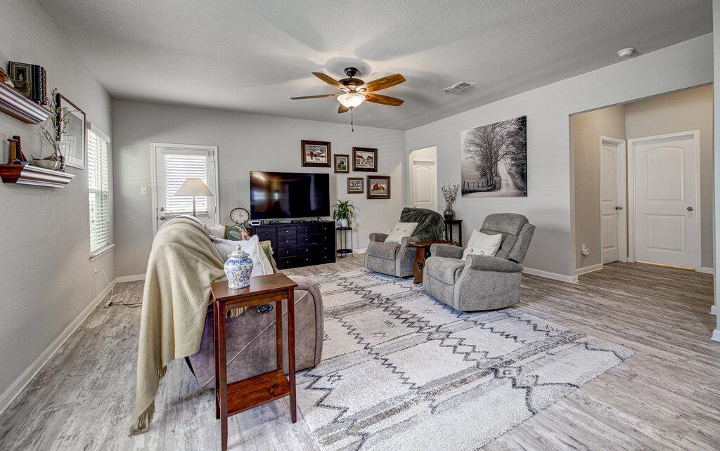 5005 Winsbury Dr, Georgetown, TX 78626