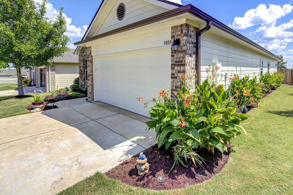 5005 Winsbury Dr, Georgetown, TX 78626