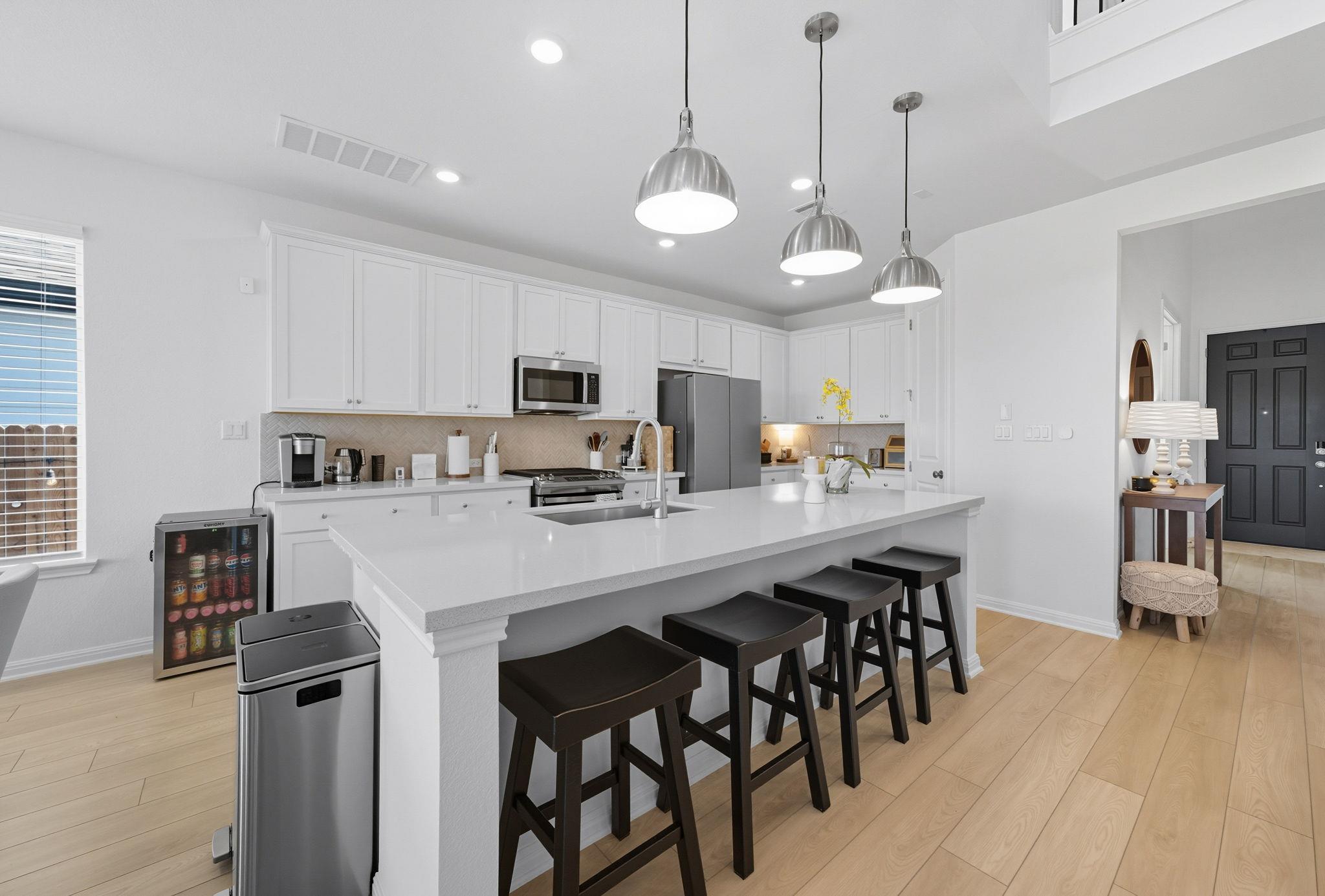 6808 Quiet Stream Way, Buda, TX 78610