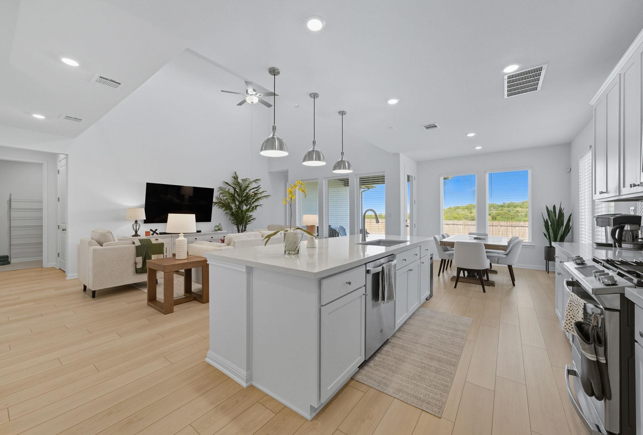 6808 Quiet Stream Way, Buda, TX 78610