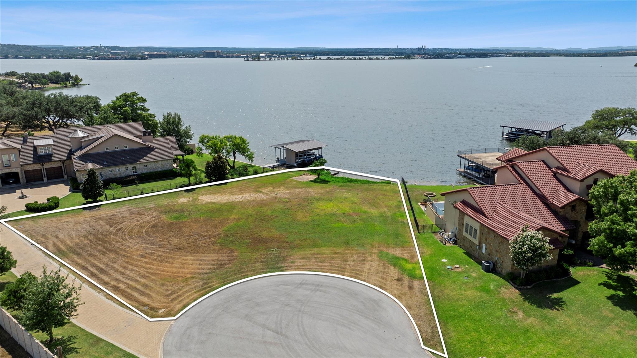 207 Wilderness Dr E, Marble Falls, TX 78654