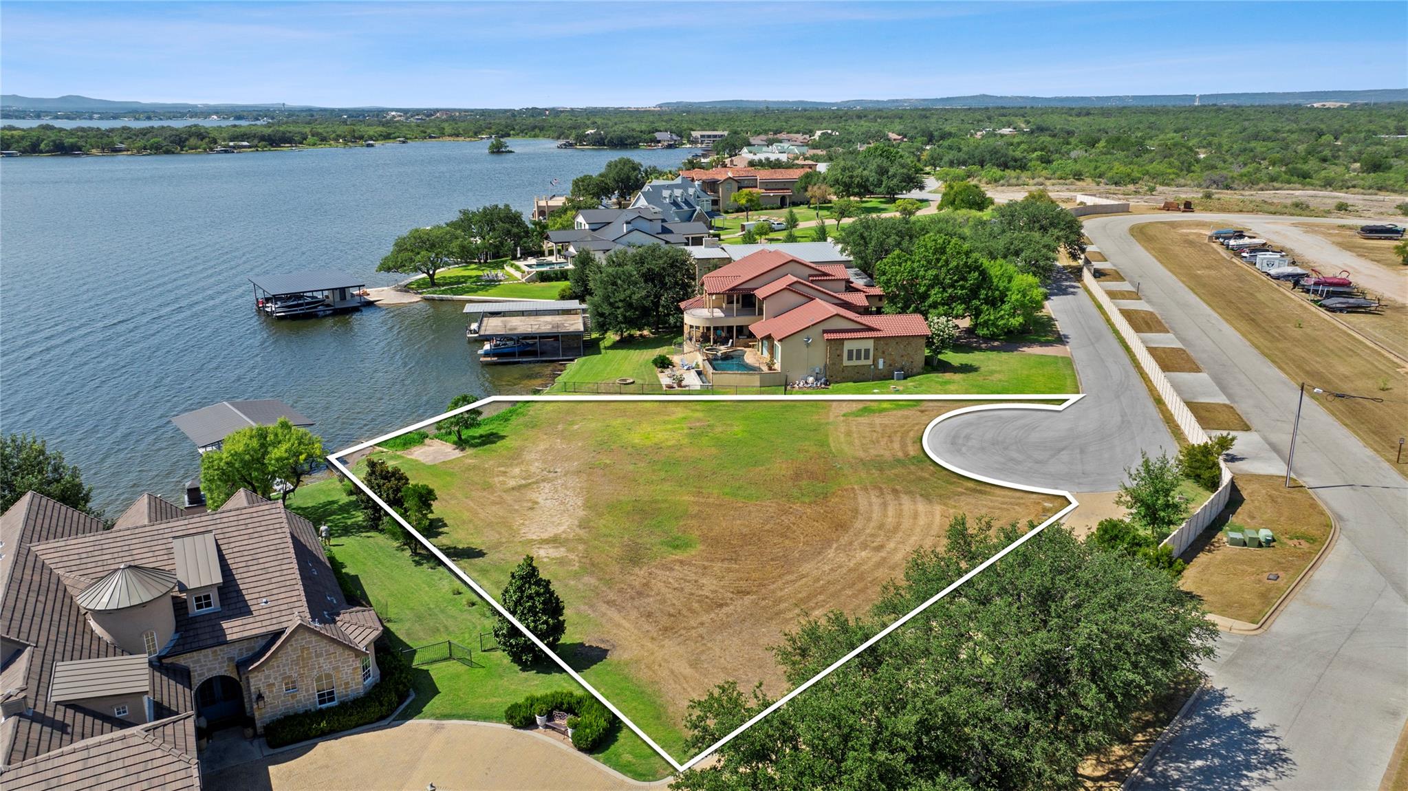 207 Wilderness Dr E, Marble Falls, TX 78654