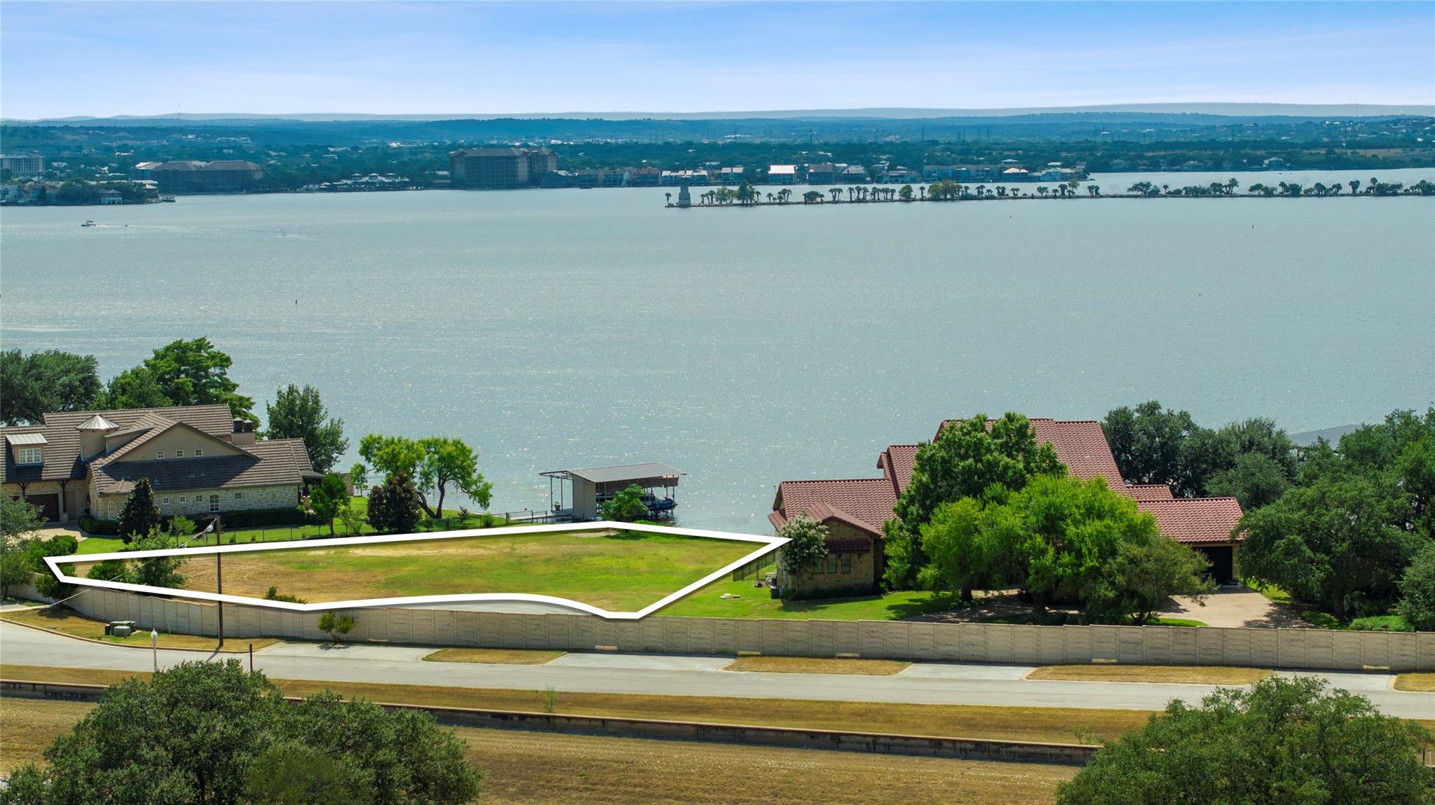 207 Wilderness Dr E, Marble Falls, TX 78654