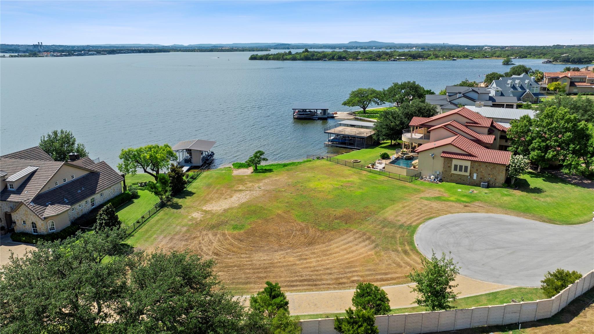 207 Wilderness Dr E, Marble Falls, TX 78654