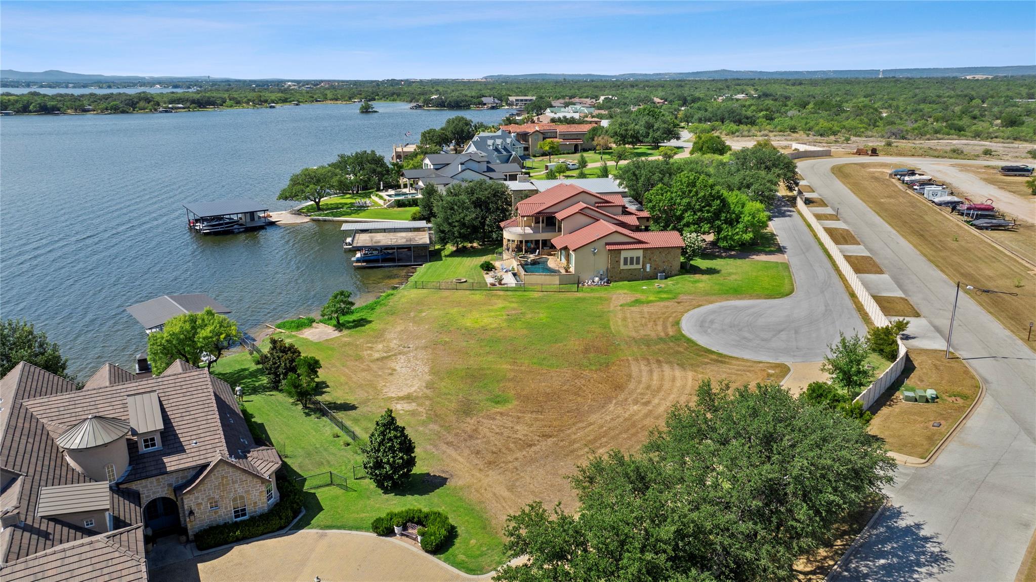 207 Wilderness Dr E, Marble Falls, TX 78654