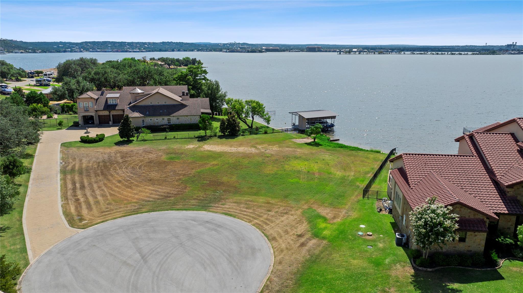 207 Wilderness Dr E, Marble Falls, TX 78654