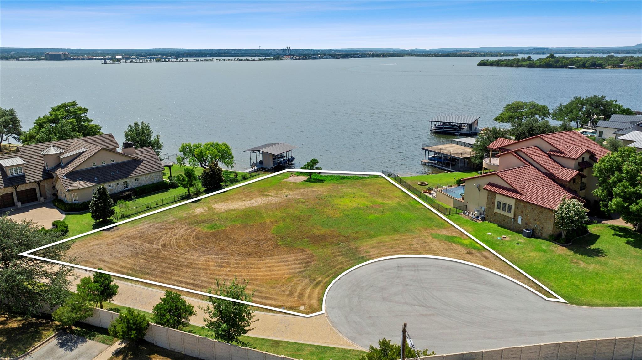 207 Wilderness Dr E, Marble Falls, TX 78654