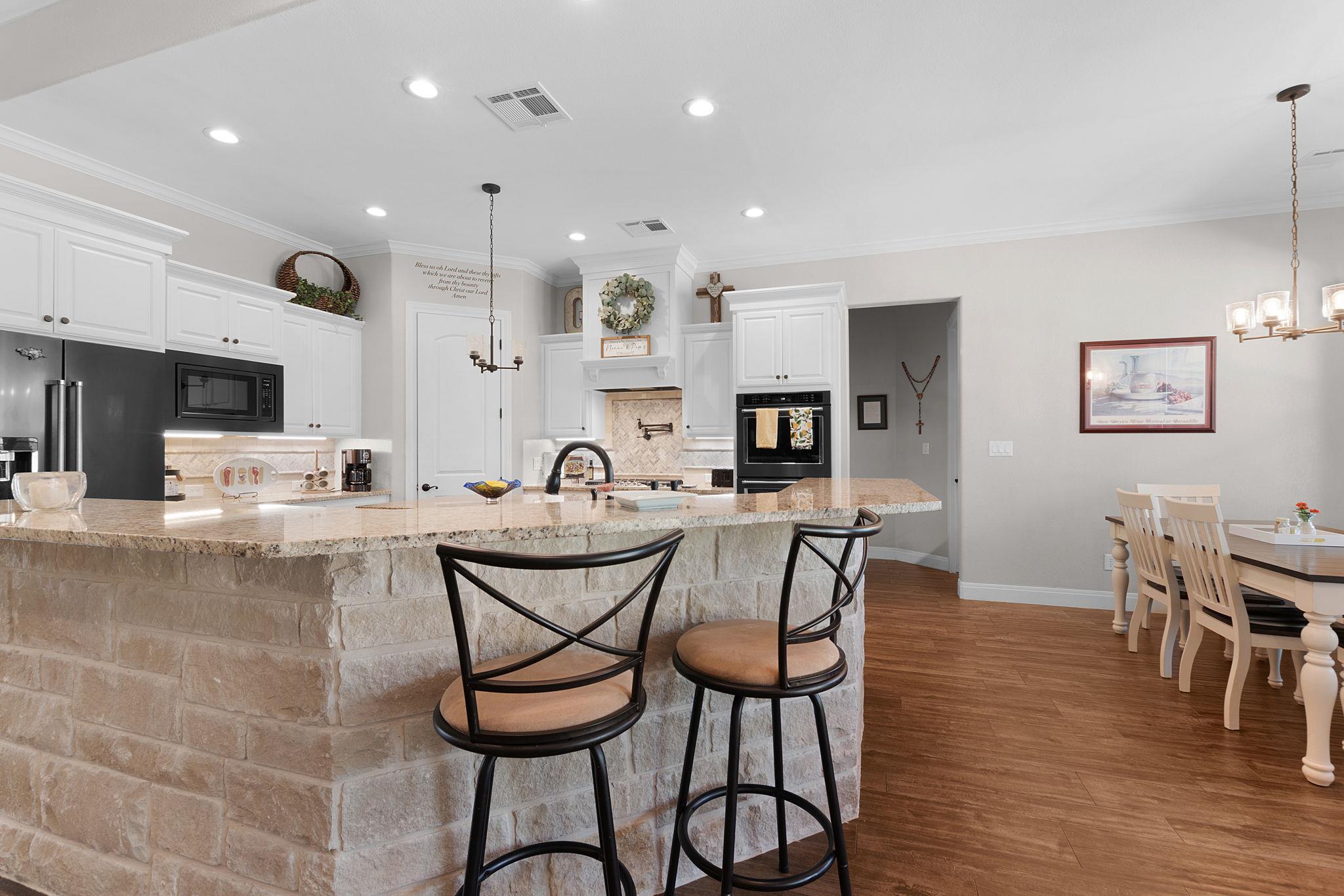 201 Brothers Ln, Burnet, TX 78611