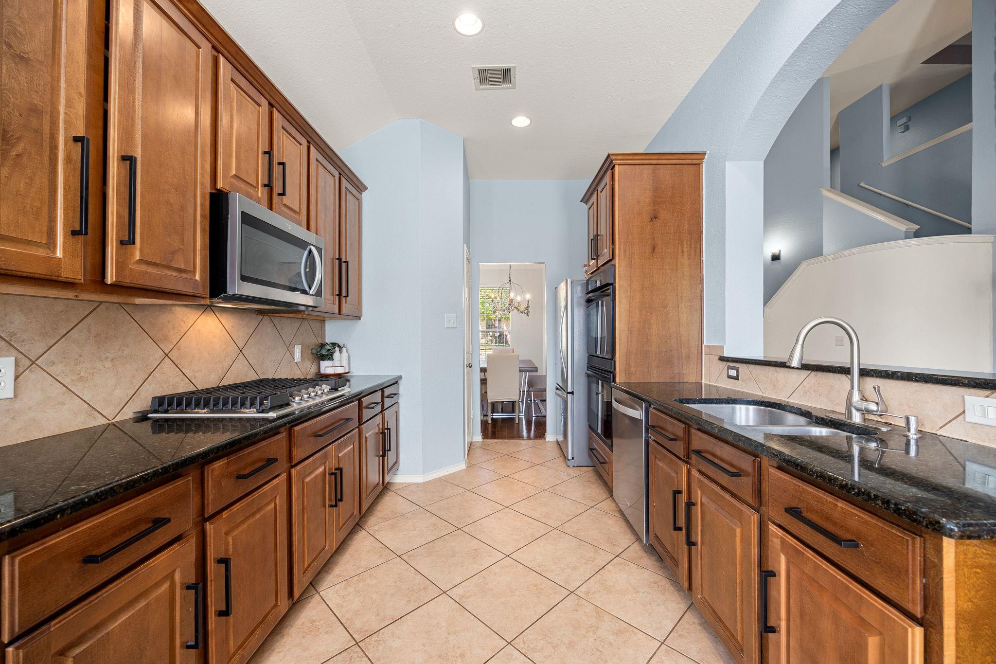 21001 Haddington Cv, Hutto, TX 78634