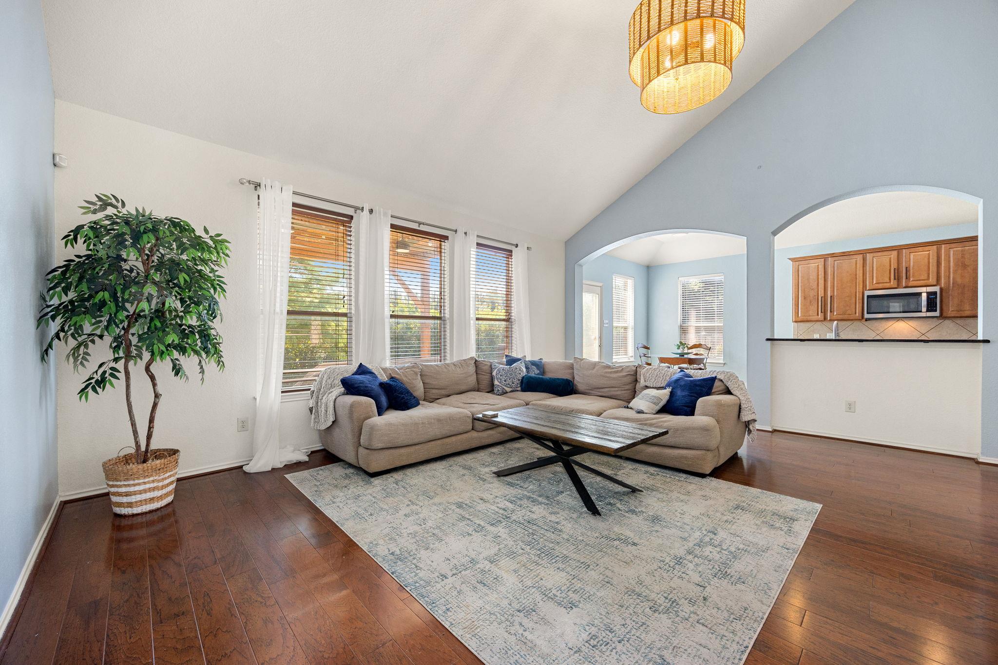 21001 Haddington Cv, Hutto, TX 78634