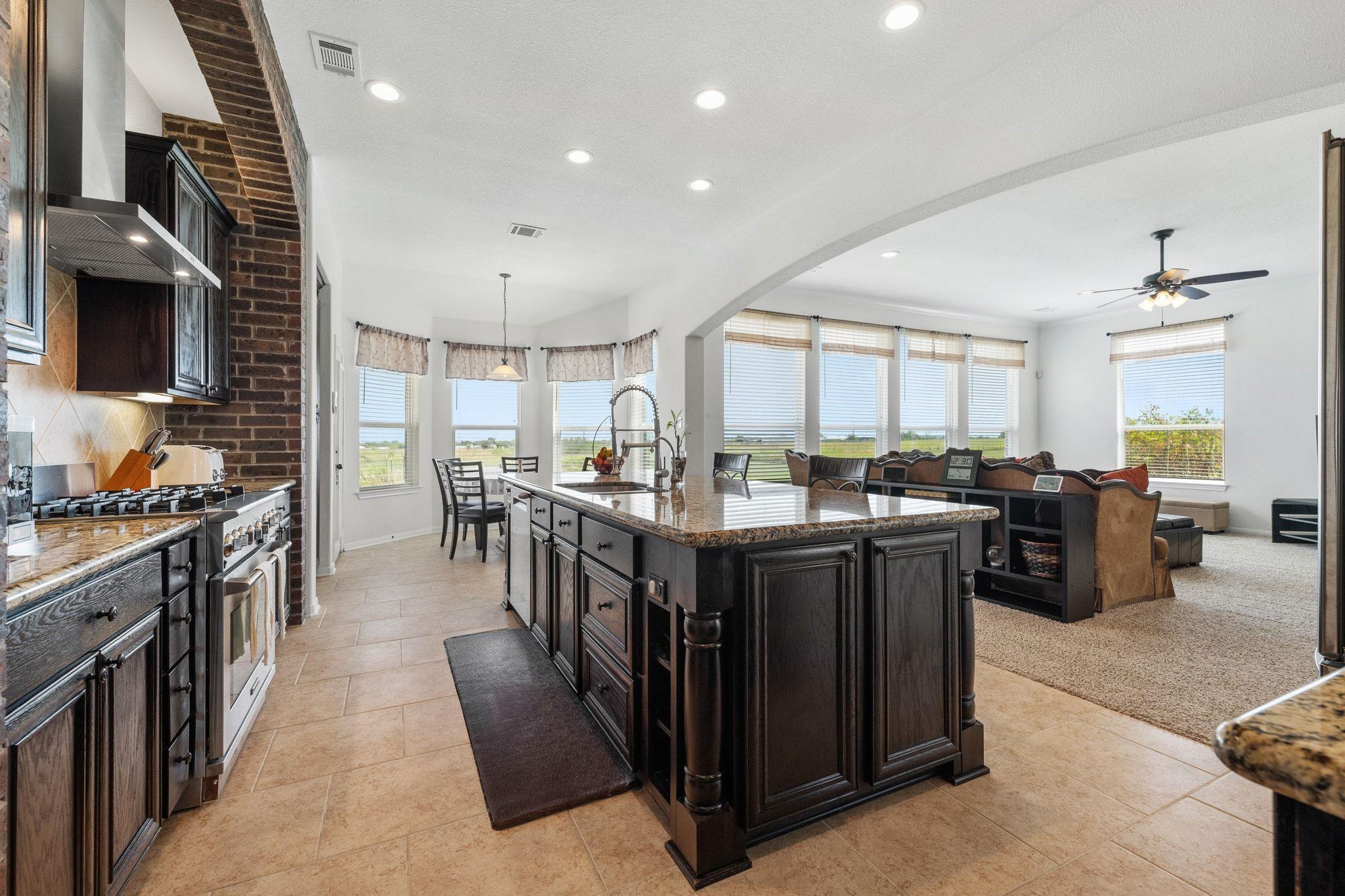 2955 County Road 100, Hutto, TX 78634