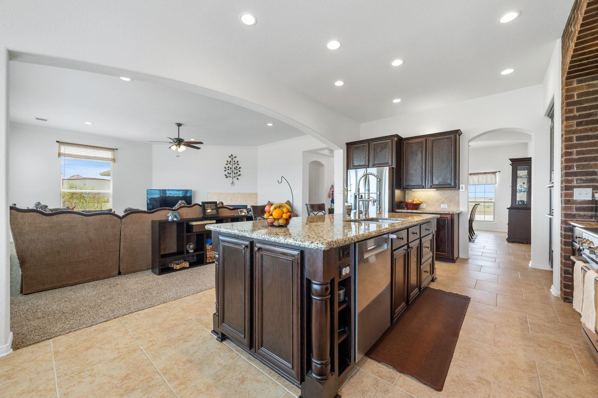 2955 County Road 100, Hutto, TX 78634