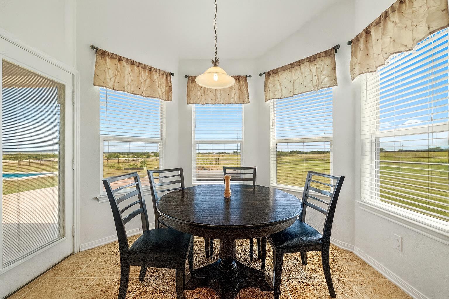 2955 County Road 100, Hutto, TX 78634