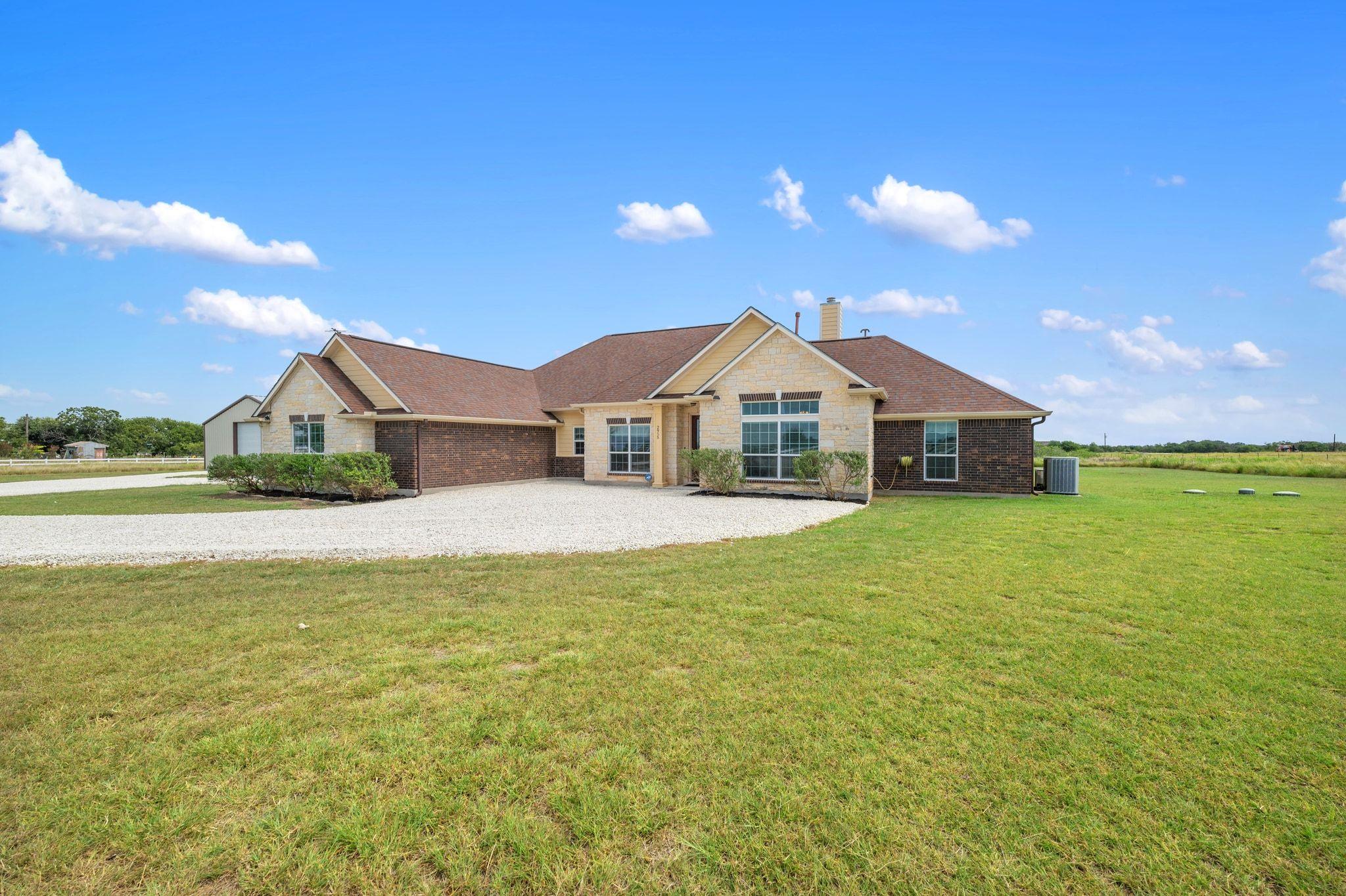 2955 County Road 100, Hutto, TX 78634