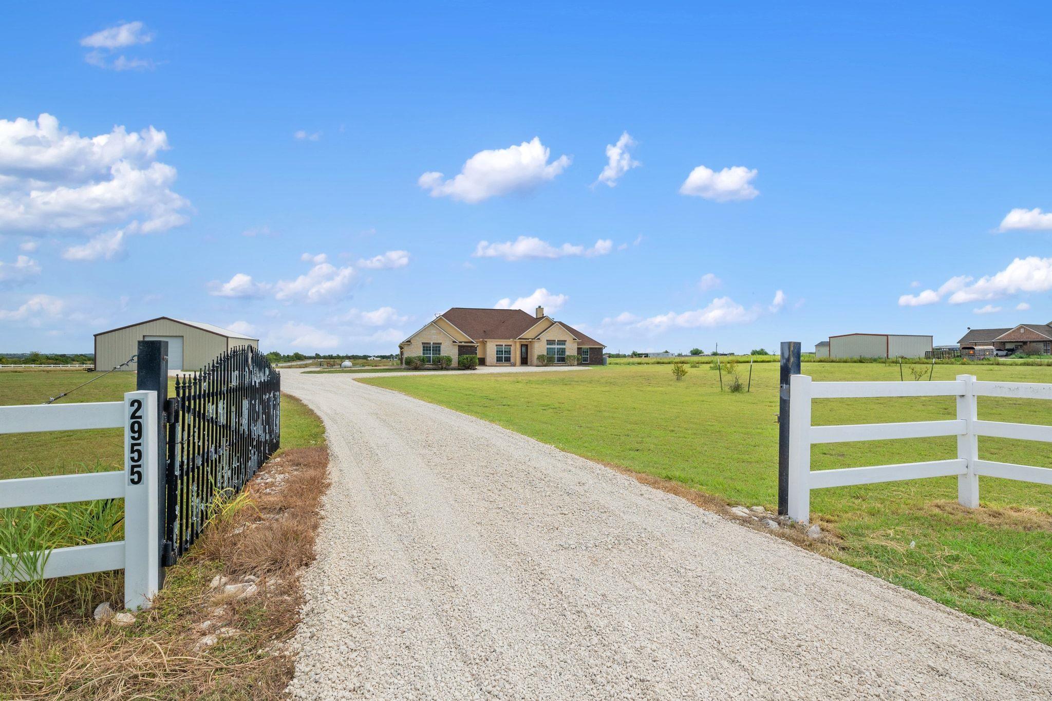 2955 County Road 100, Hutto, TX 78634