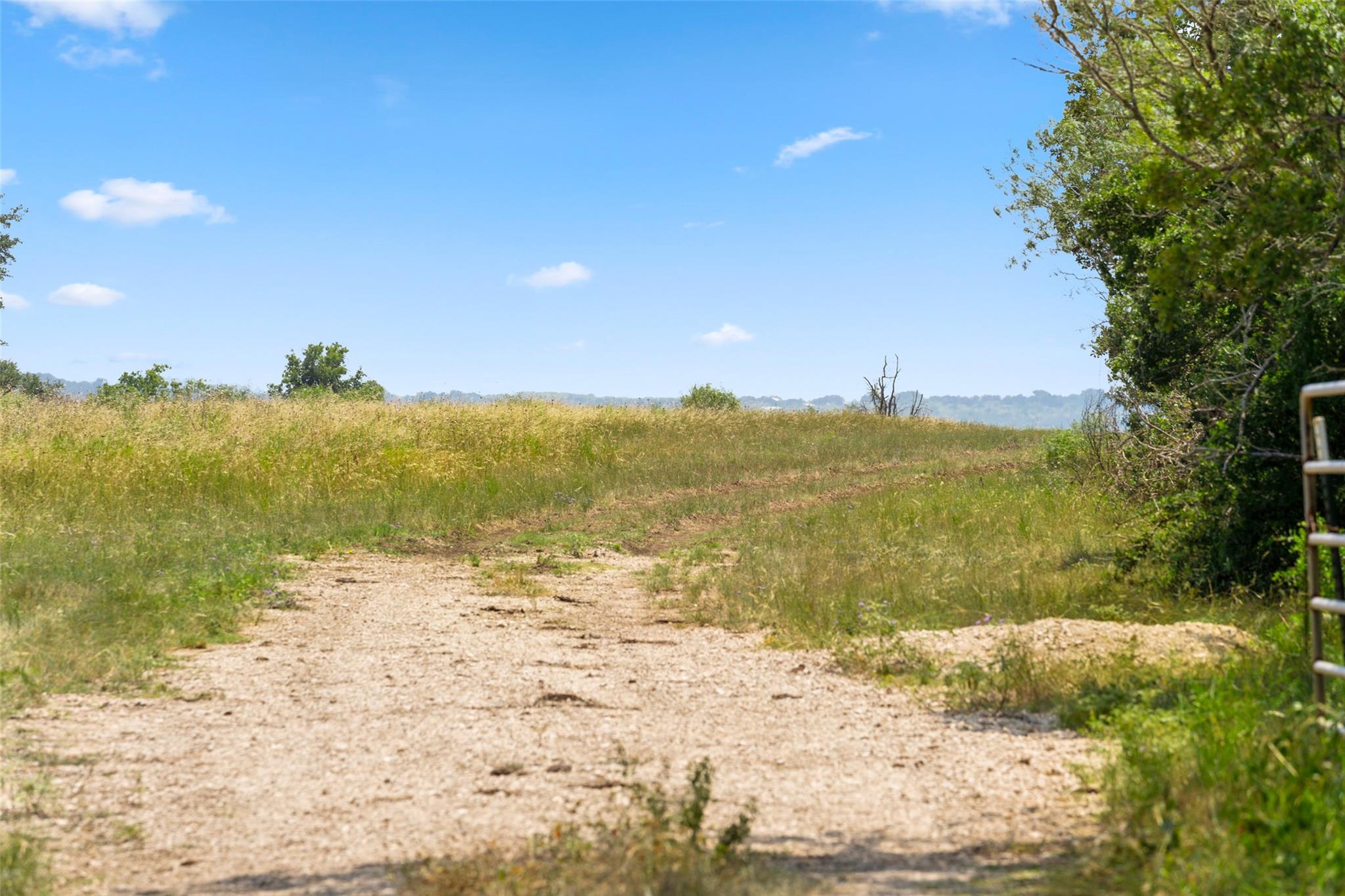 3575 Westwood Rd, Lockhart, TX 78644