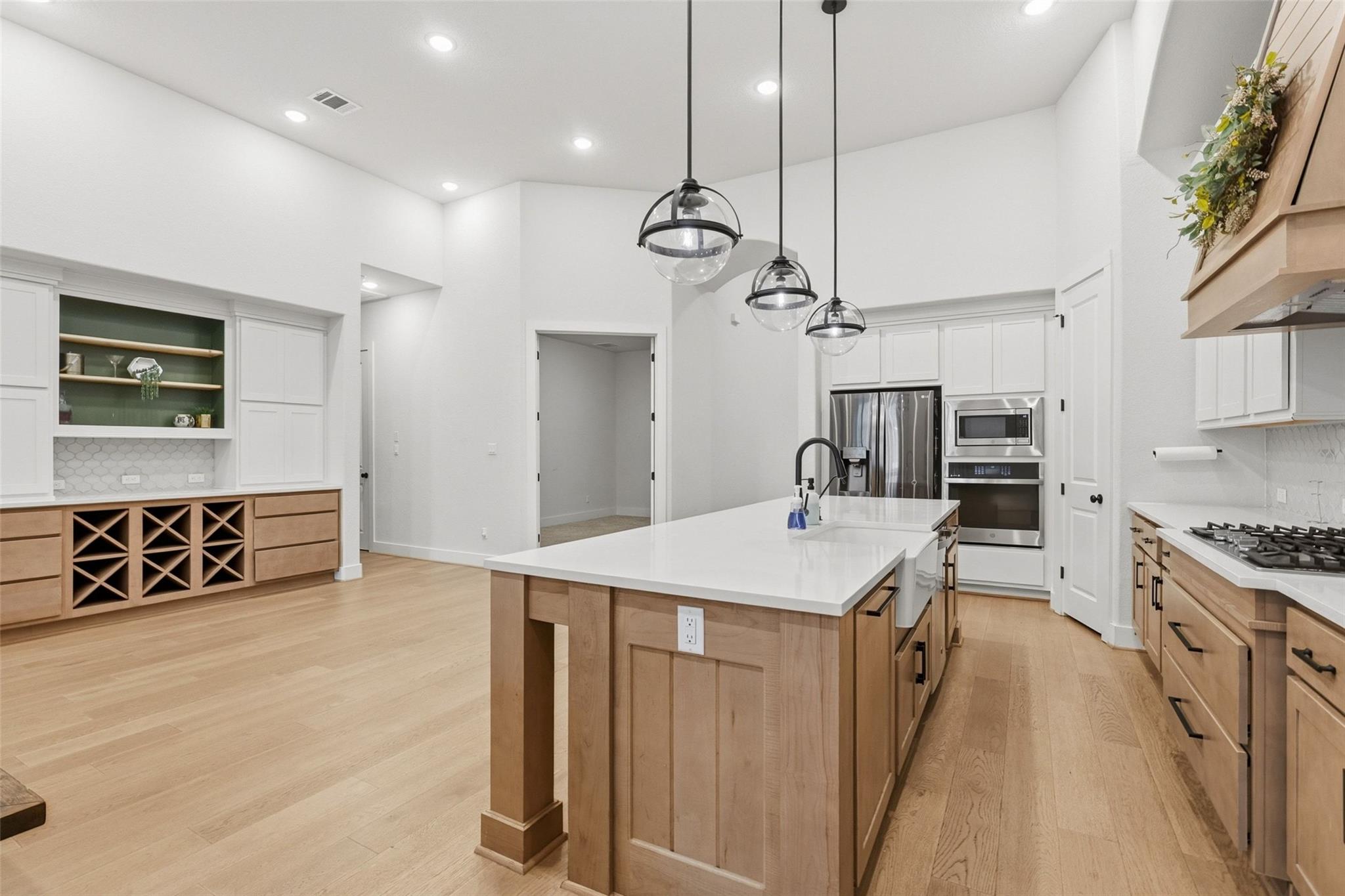 205 Quiet Oak Rd, San Marcos, TX 78666