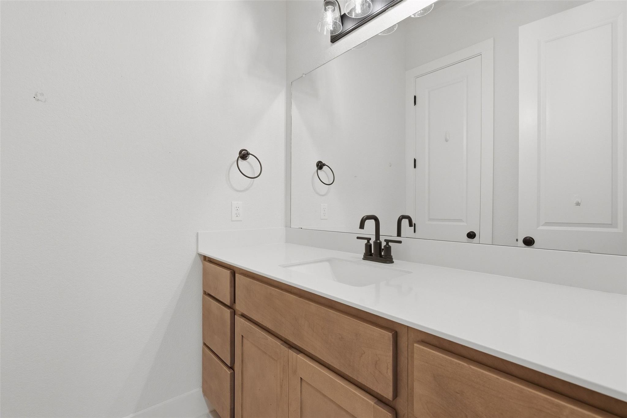 205 Quiet Oak Rd, San Marcos, TX 78666