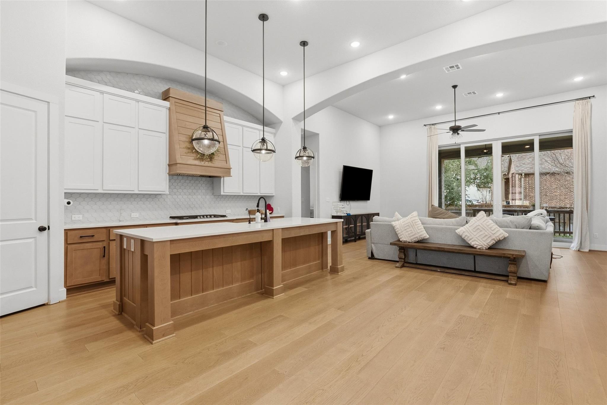 205 Quiet Oak Rd, San Marcos, TX 78666