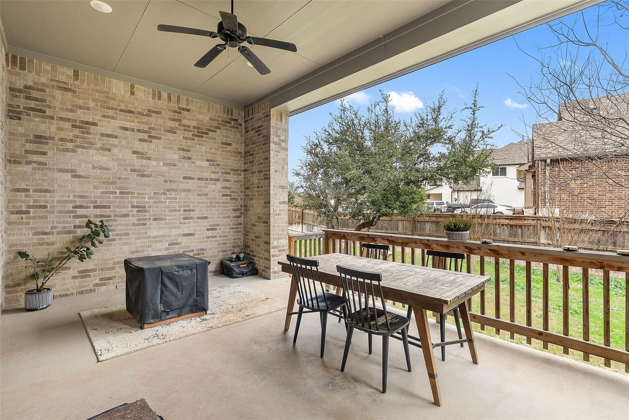 205 Quiet Oak Rd, San Marcos, TX 78666