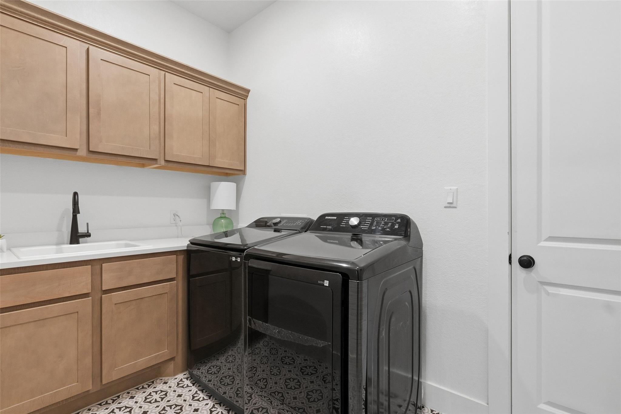 205 Quiet Oak Rd, San Marcos, TX 78666