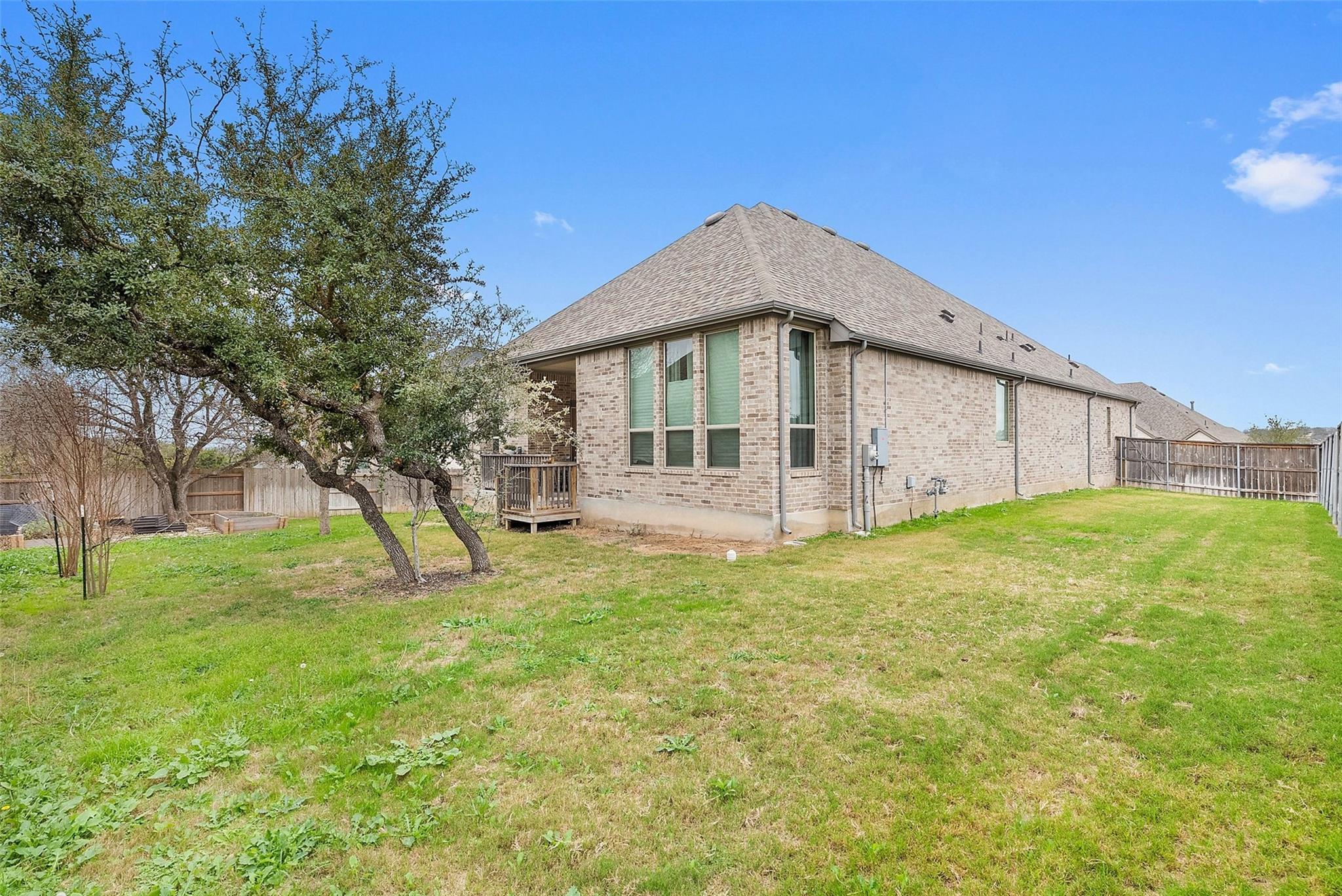 205 Quiet Oak Rd, San Marcos, TX 78666