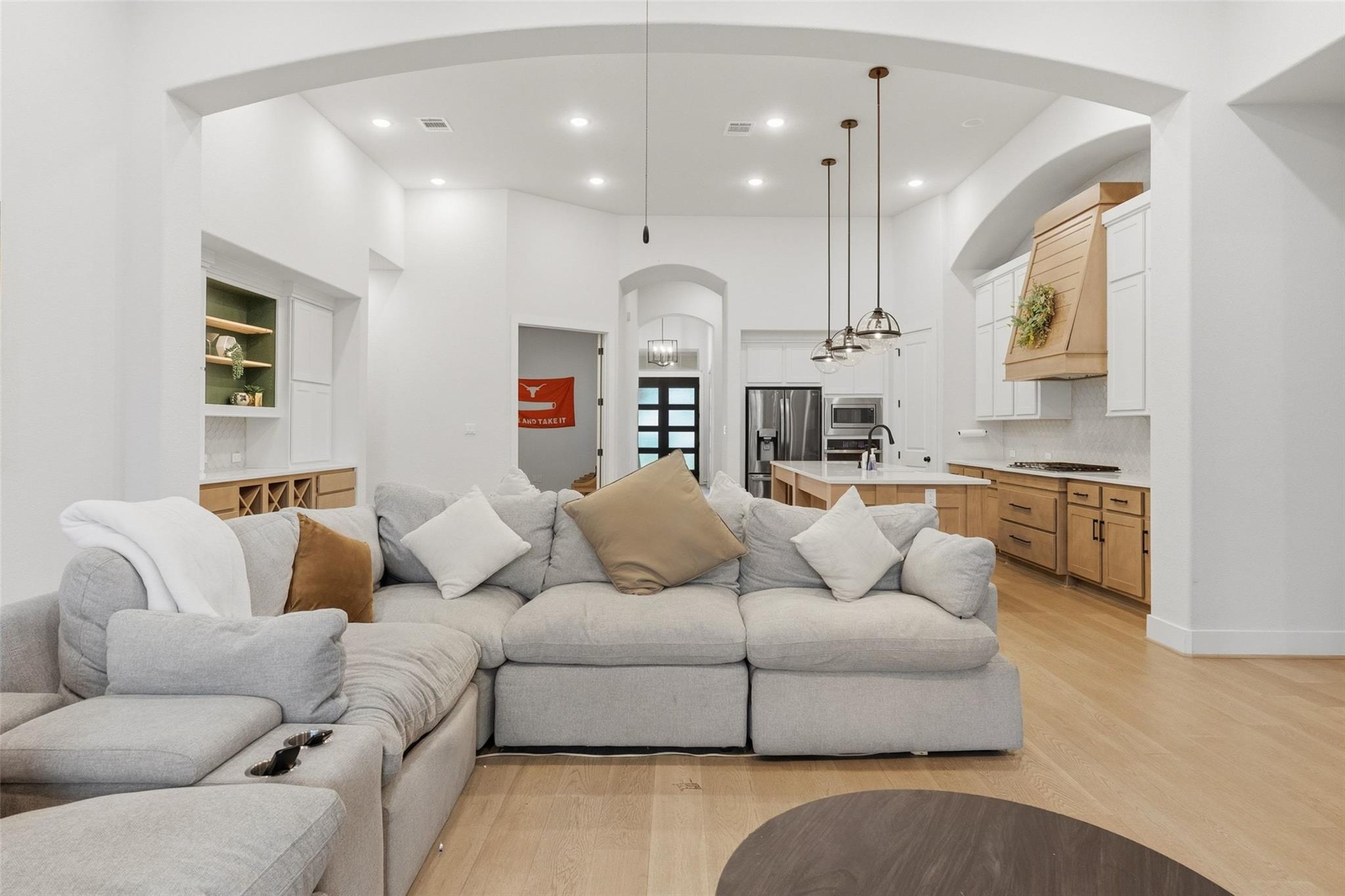 205 Quiet Oak Rd, San Marcos, TX 78666