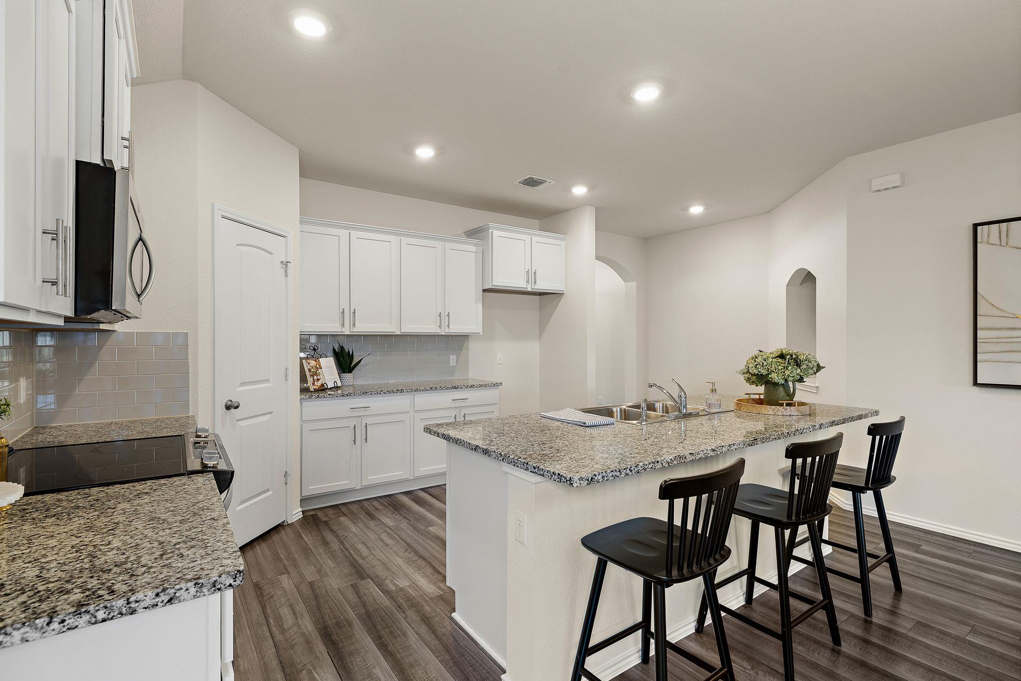 1944 T H Johnson Dr, Taylor, TX 76574