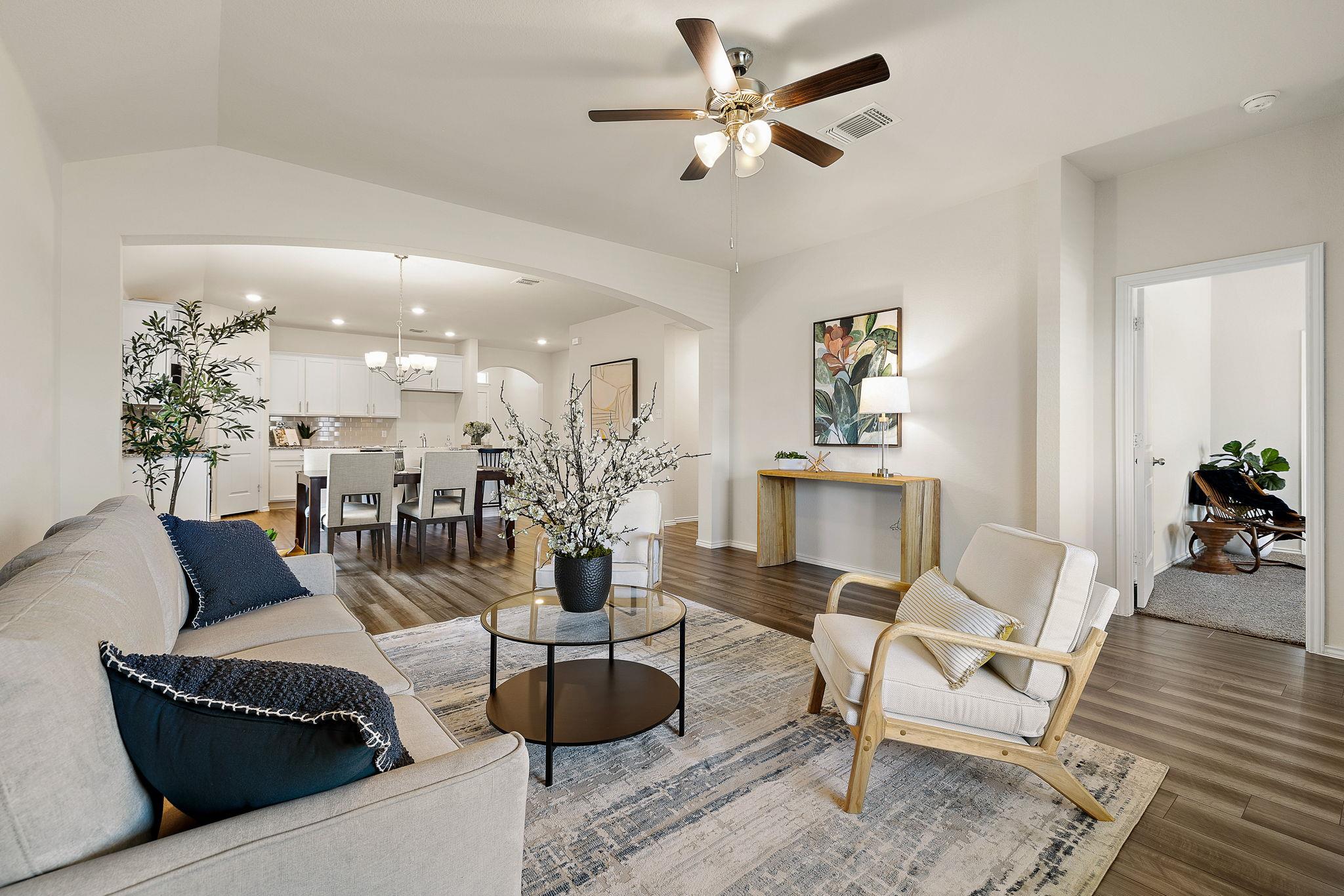 1944 T H Johnson Dr, Taylor, TX 76574