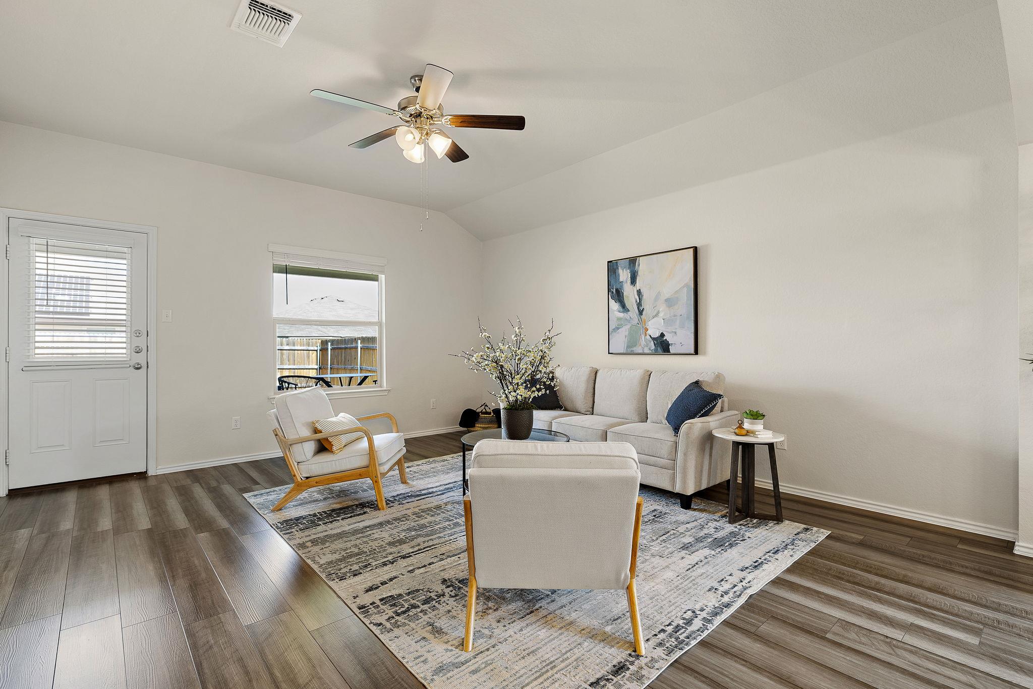 1944 T H Johnson Dr, Taylor, TX 76574