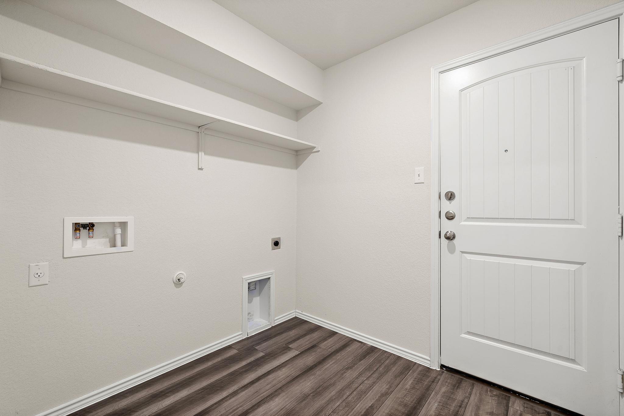 1944 T H Johnson Dr, Taylor, TX 76574