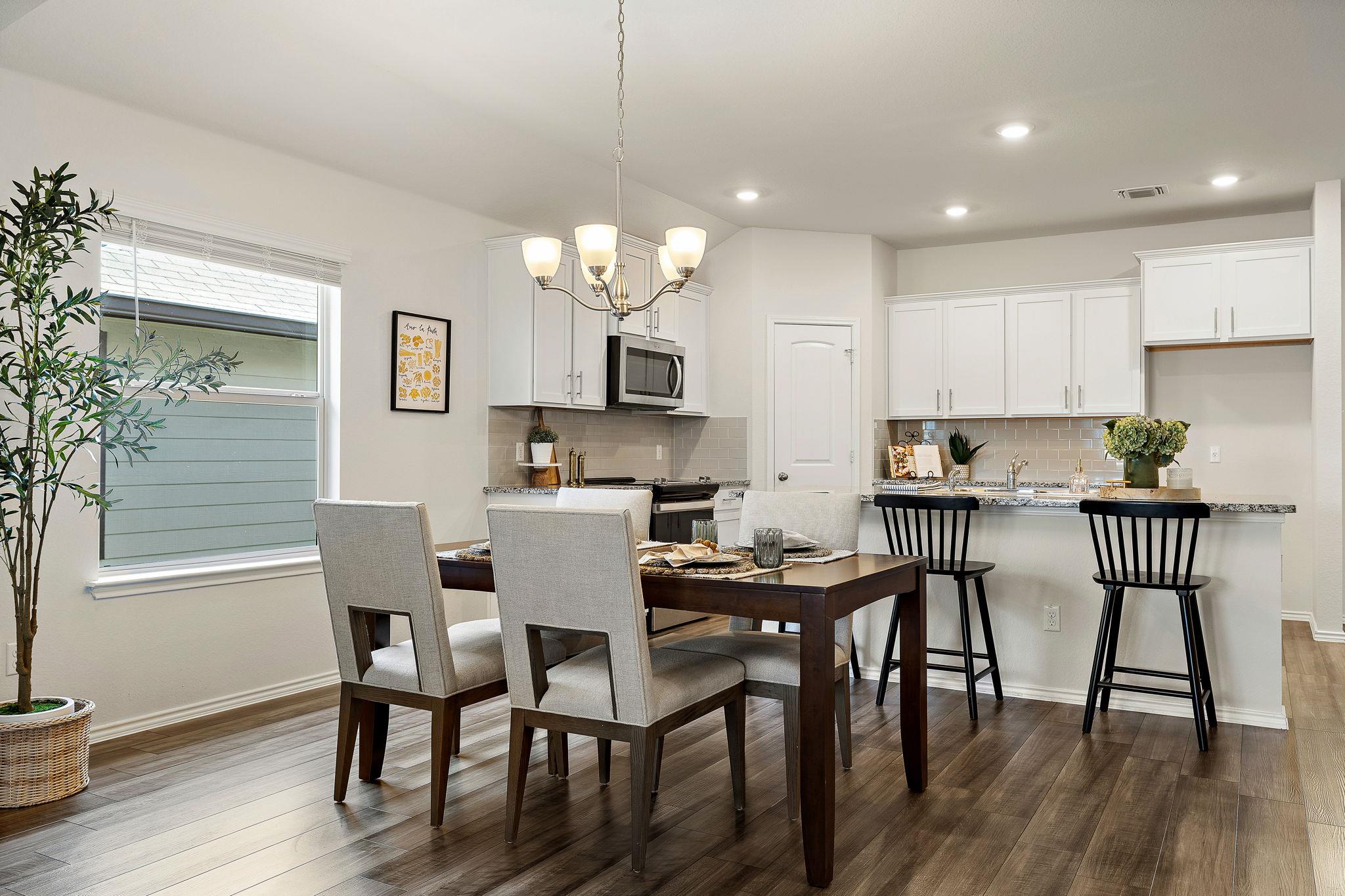 1944 T H Johnson Dr, Taylor, TX 76574