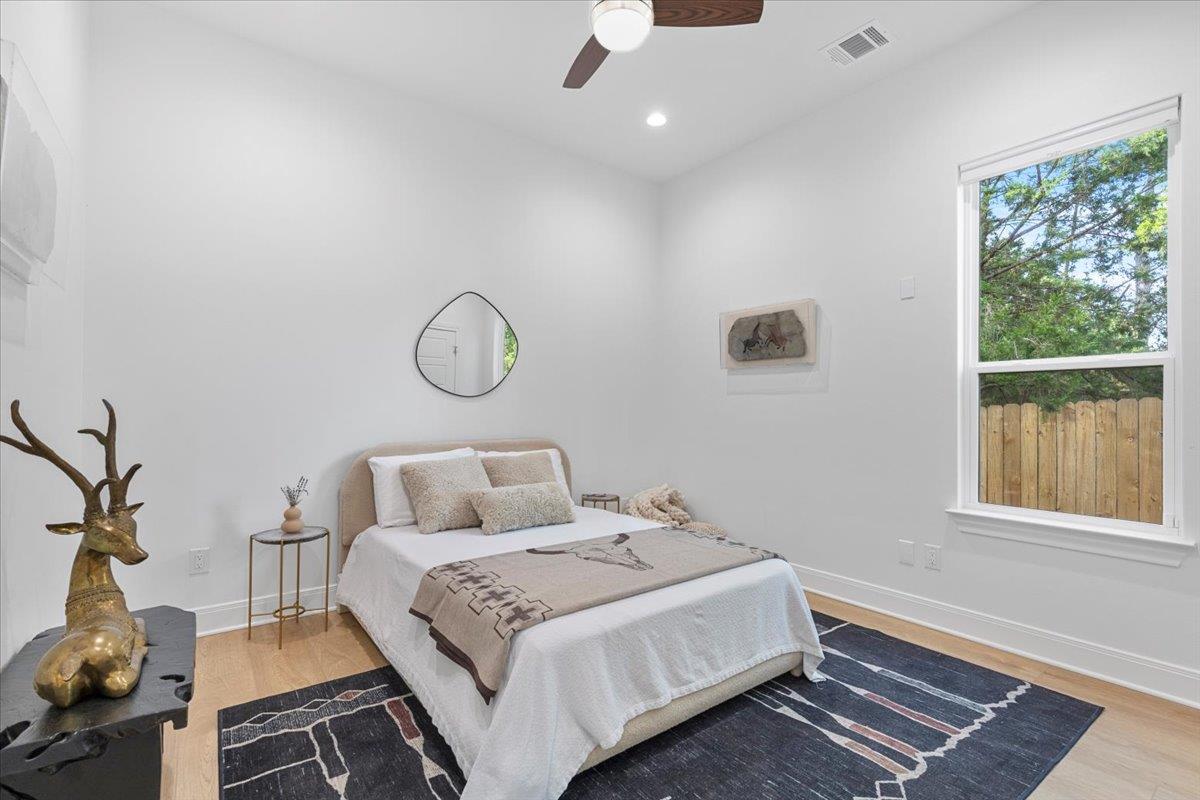 133 Lake Point Way, Bastrop, TX 78602