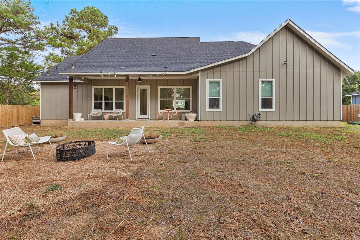 133 Lake Point Way, Bastrop, TX 78602