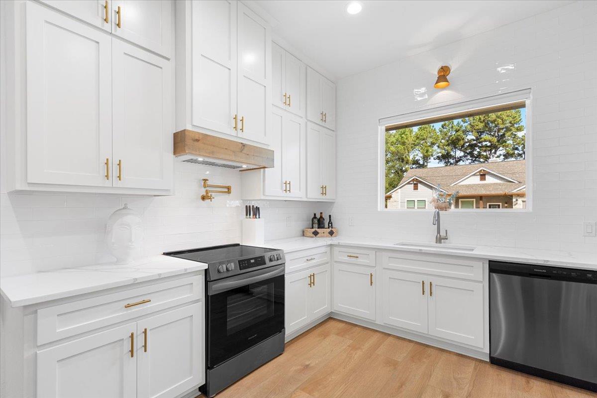 133 Lake Point Way, Bastrop, TX 78602