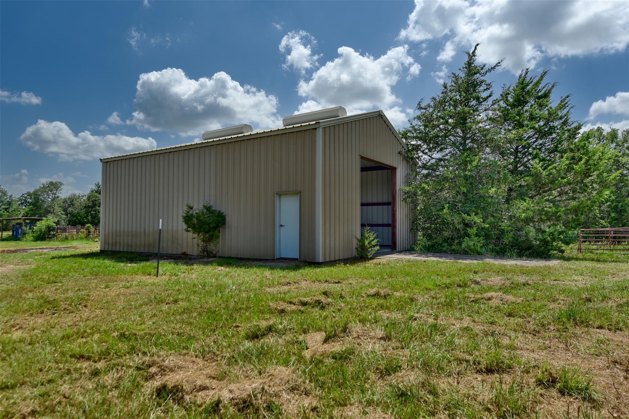 7157 FM 1697, Carmine, TX 78932