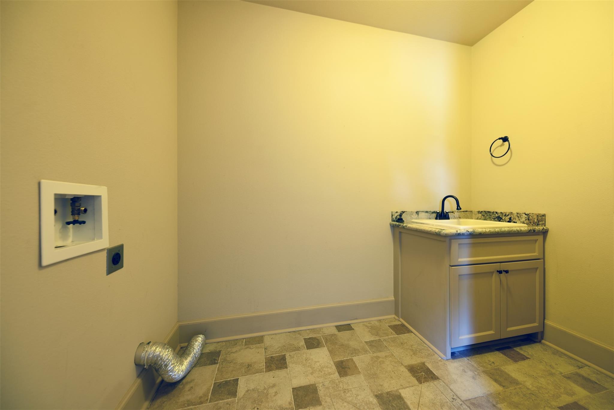 7157 FM 1697, Carmine, TX 78932