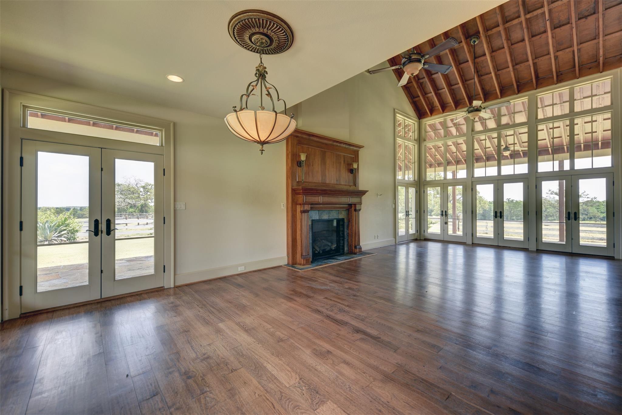 7157 FM 1697, Carmine, TX 78932