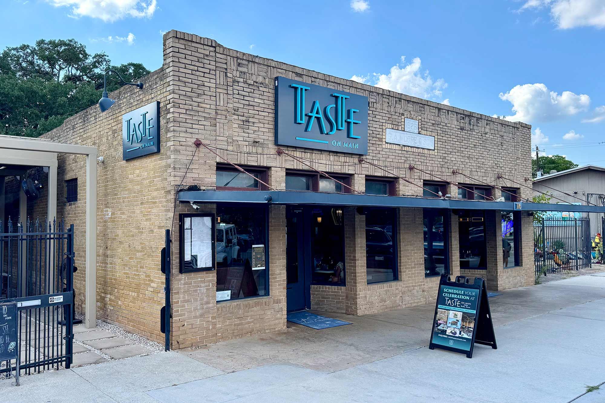 529A Burlington Dr, Buda, TX 78610